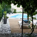 Lux Villa *