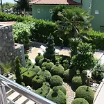 Lux Villa *
