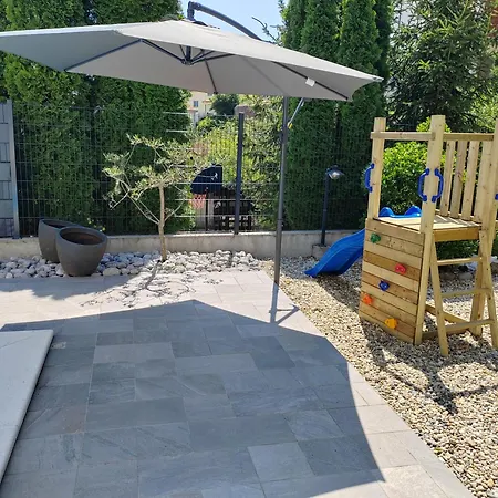 Lux فيلة غييكا